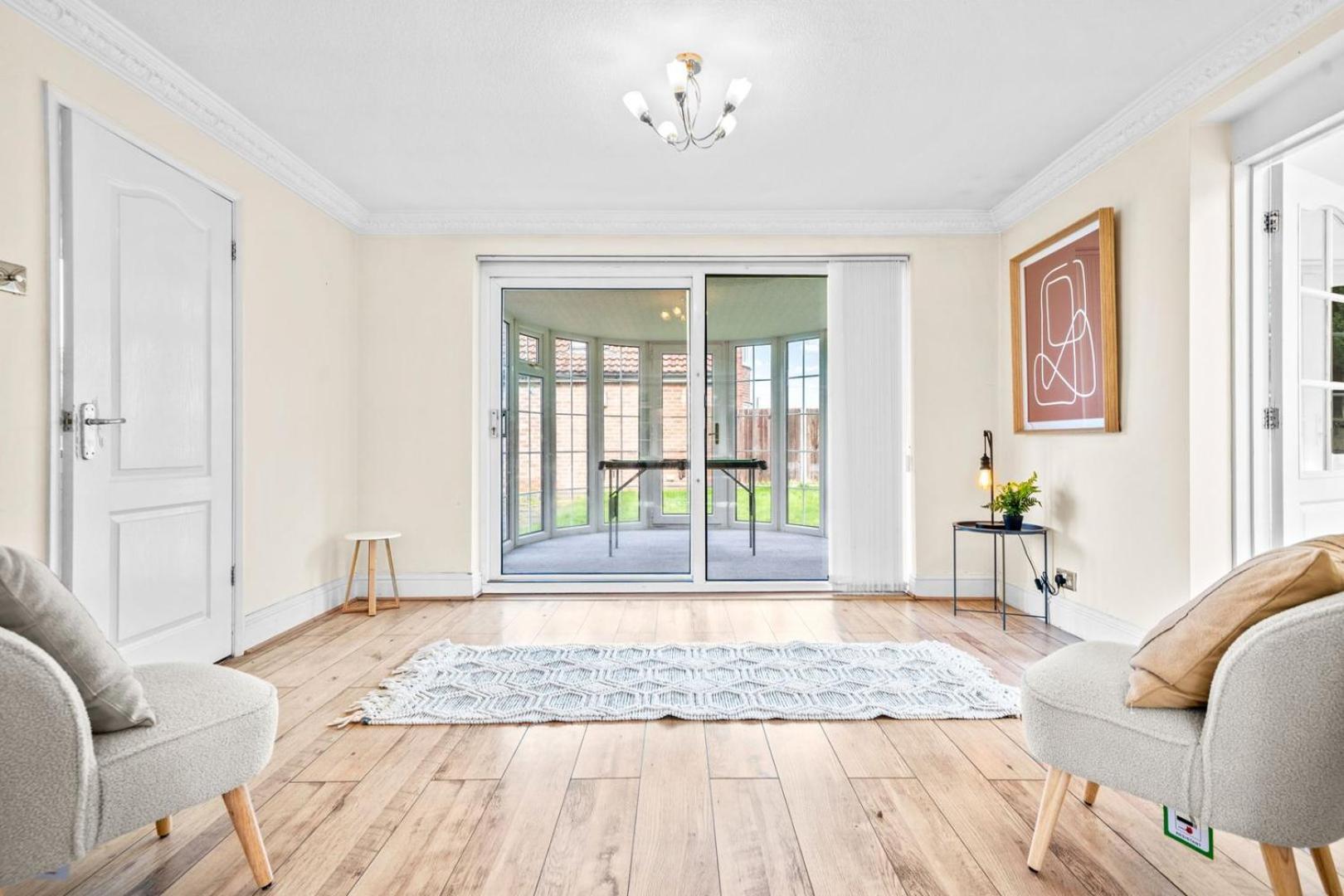 Spacious 5 Bedroom House Ноттингем Экстерьер фото